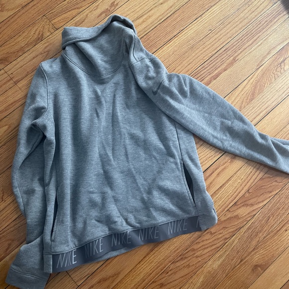 Nike Sweaters - Nike sweater